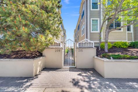 209-4 Beachfront Manasquan NJ 08736