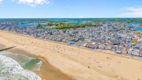 209-4 Beachfront Manasquan NJ 08736