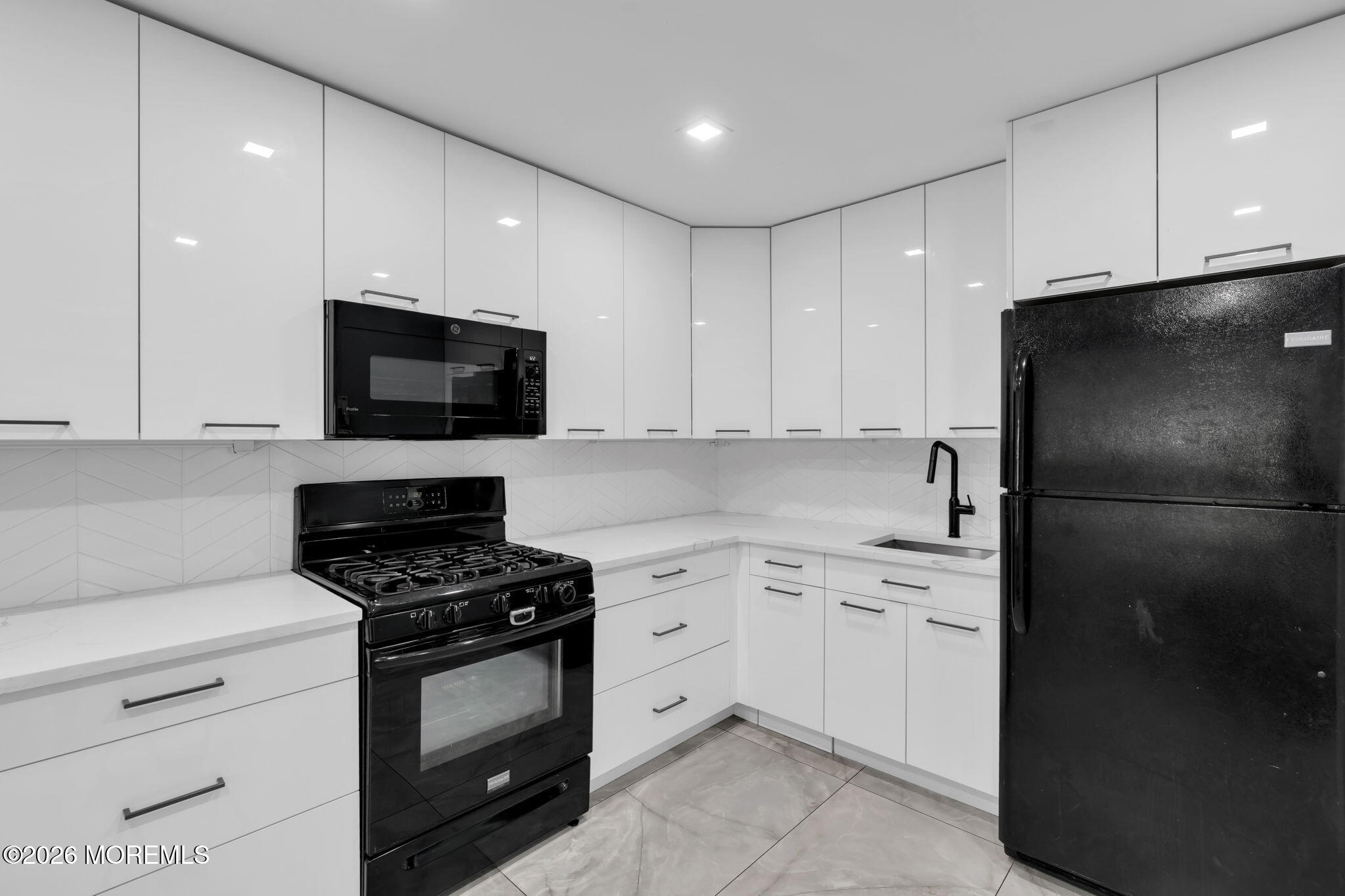 516 Woodbine Lane Lakewood NJ 08701