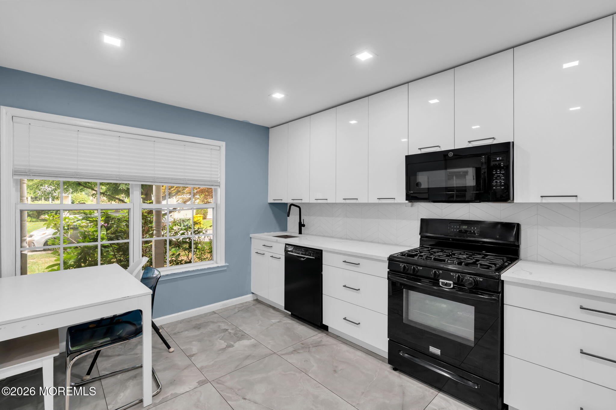 516 Woodbine Lane Lakewood NJ 08701