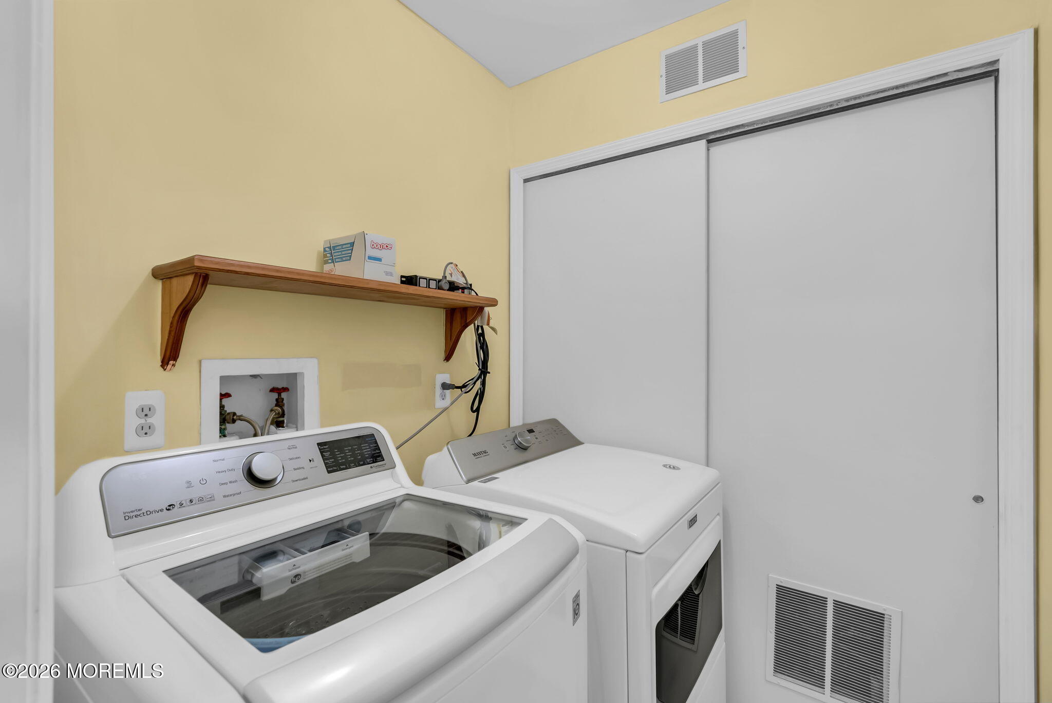 8 Shire Place Tinton Falls NJ 07753