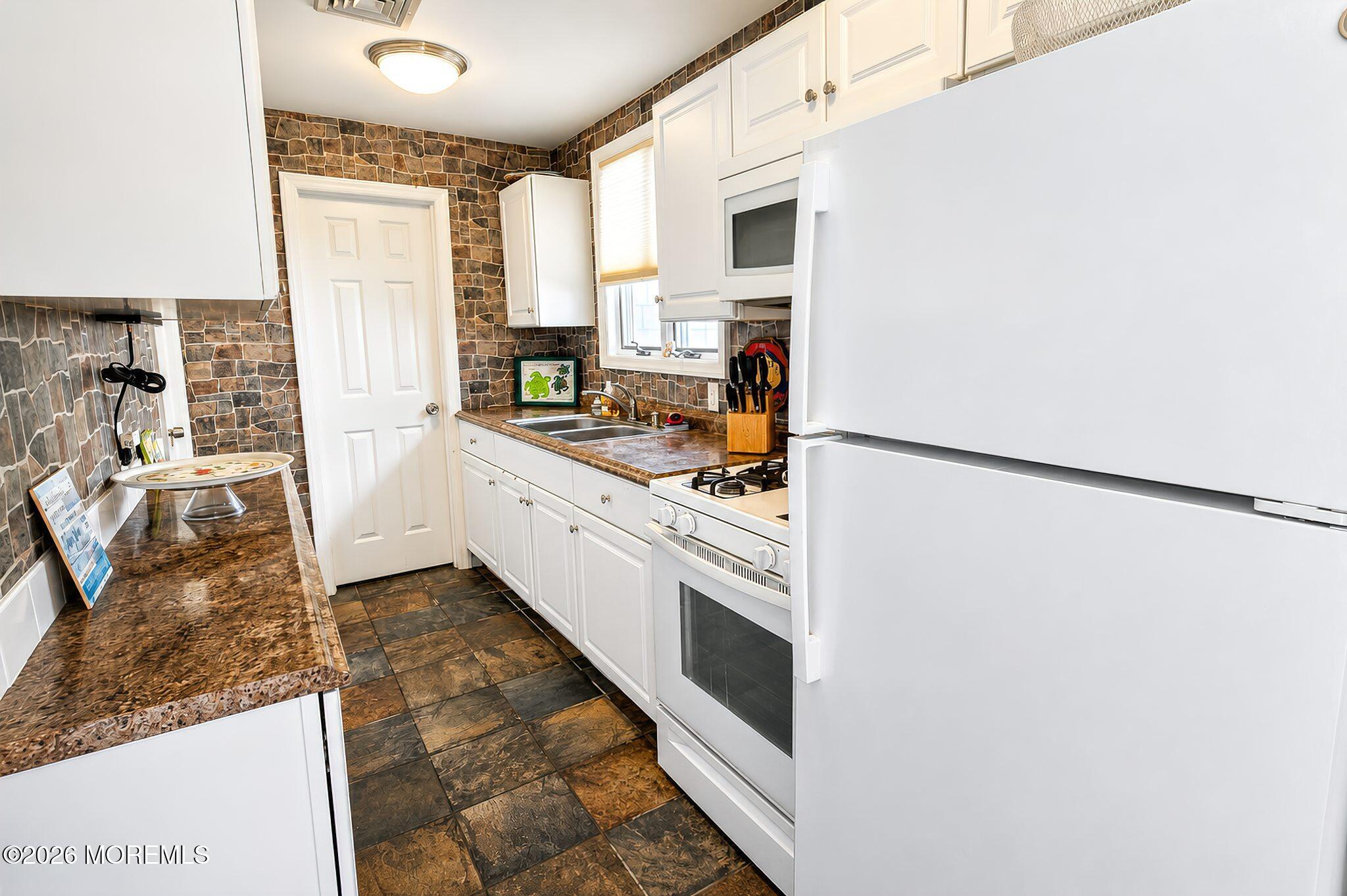 15 Brooklyn Avenue Lavallette NJ 08735