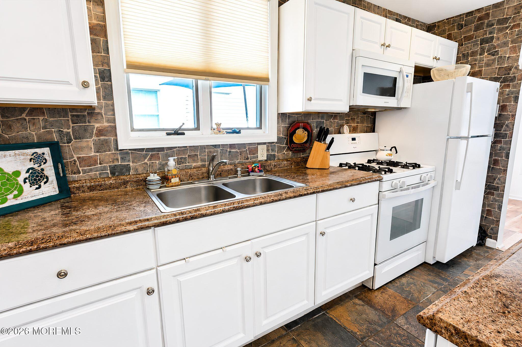 15 Brooklyn Avenue Lavallette NJ 08735