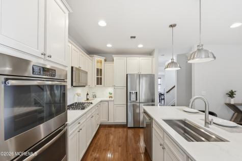 330 Princeton Court Shrewsbury Boro NJ 07702