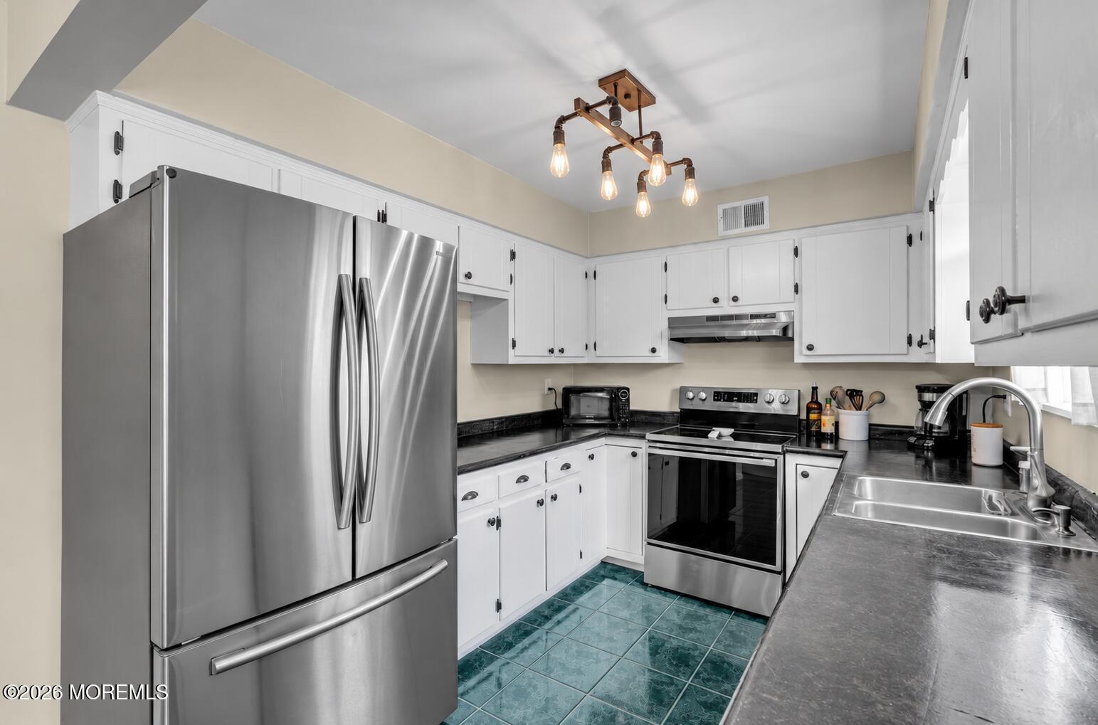 367 Middlewood Road Middletown NJ 07748