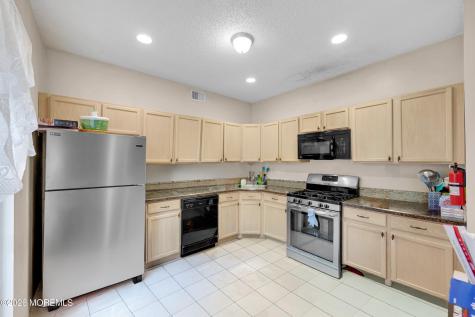 96 Cranbrook Court Holmdel NJ 07733