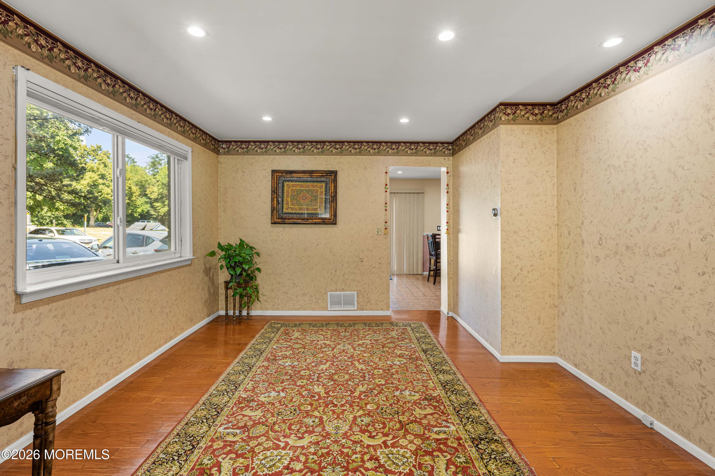 L1 Quincy Circle Dayton NJ 08810