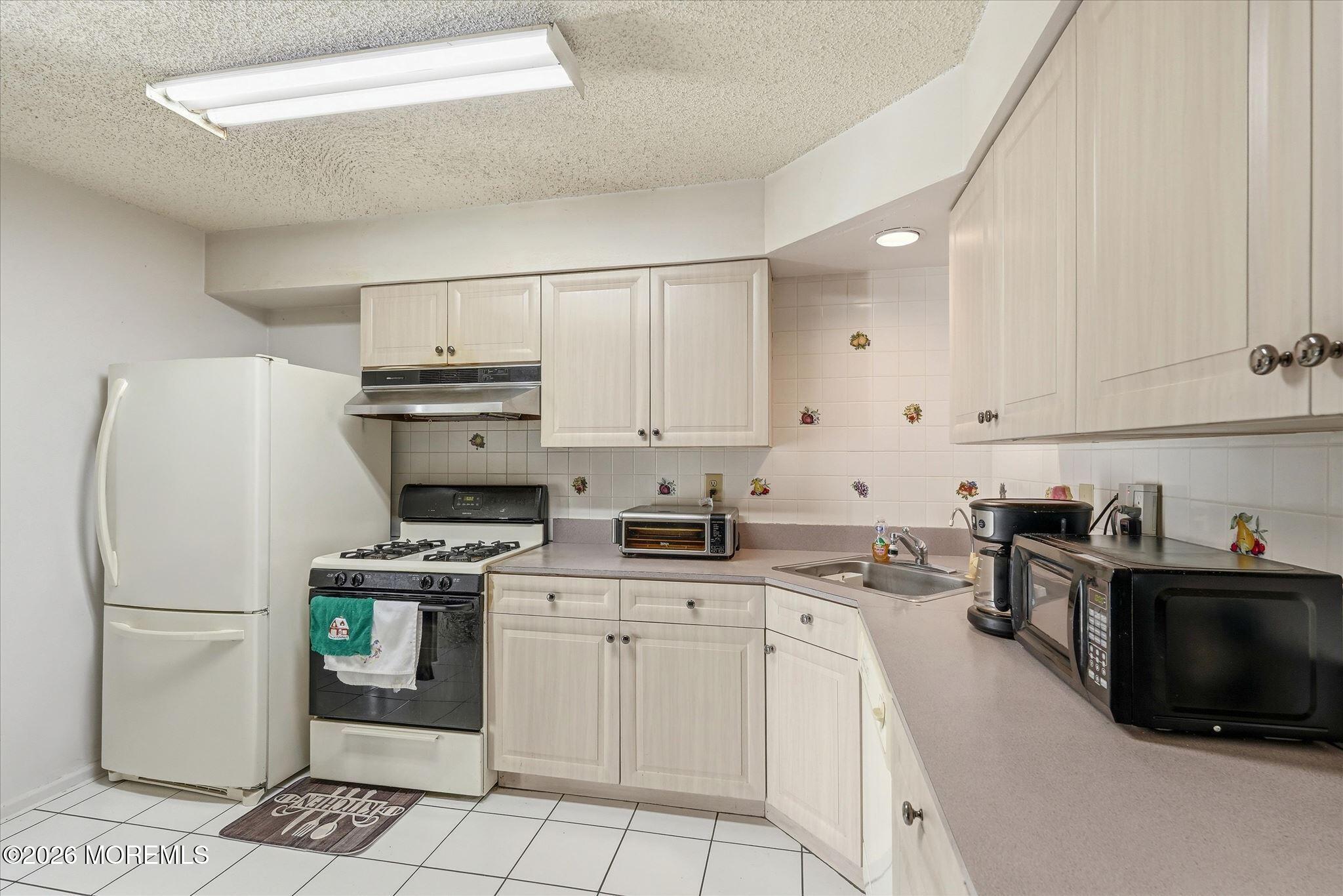 8 Stuart Drive Freehold NJ 07728