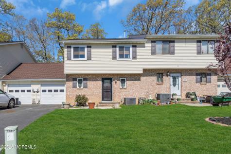 11 Patricia Court Howell NJ 07731
