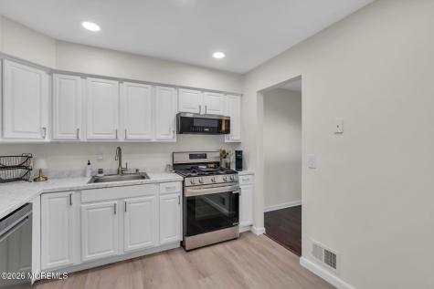 11 Patricia Court Howell NJ 07731