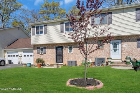 11 Patricia Court Howell NJ 07731