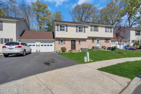 11 Patricia Court Howell NJ 07731