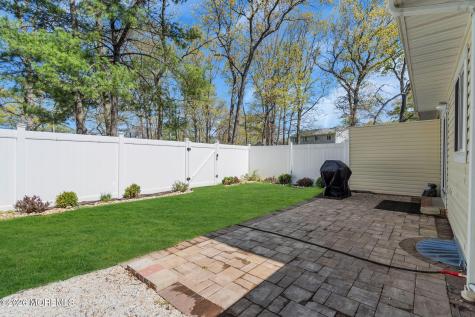 11 Patricia Court Howell NJ 07731