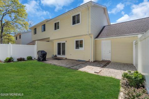 11 Patricia Court Howell NJ 07731
