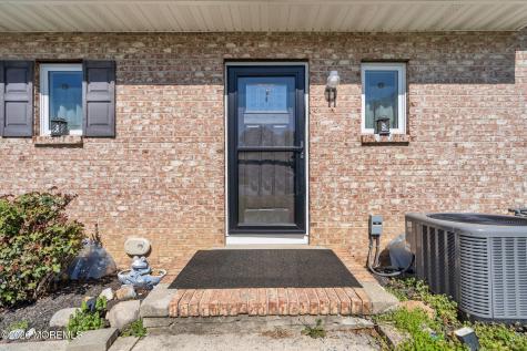 11 Patricia Court Howell NJ 07731