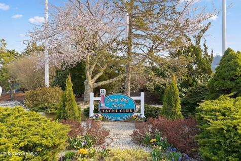 37 Grand Bay Harbor Drive Waretown NJ 08758