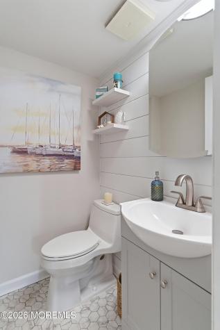37 Grand Bay Harbor Drive Waretown NJ 08758