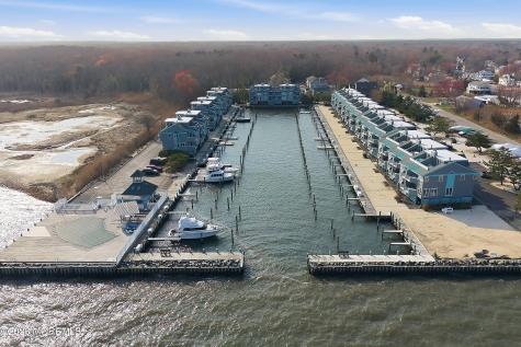 37 Grand Bay Harbor Drive Waretown NJ 08758