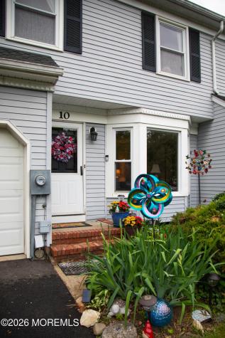 10 Carriage Lane Englishtown NJ 07726