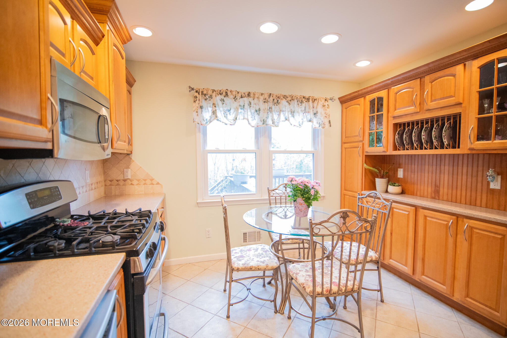 10 Carriage Lane Englishtown NJ 07726