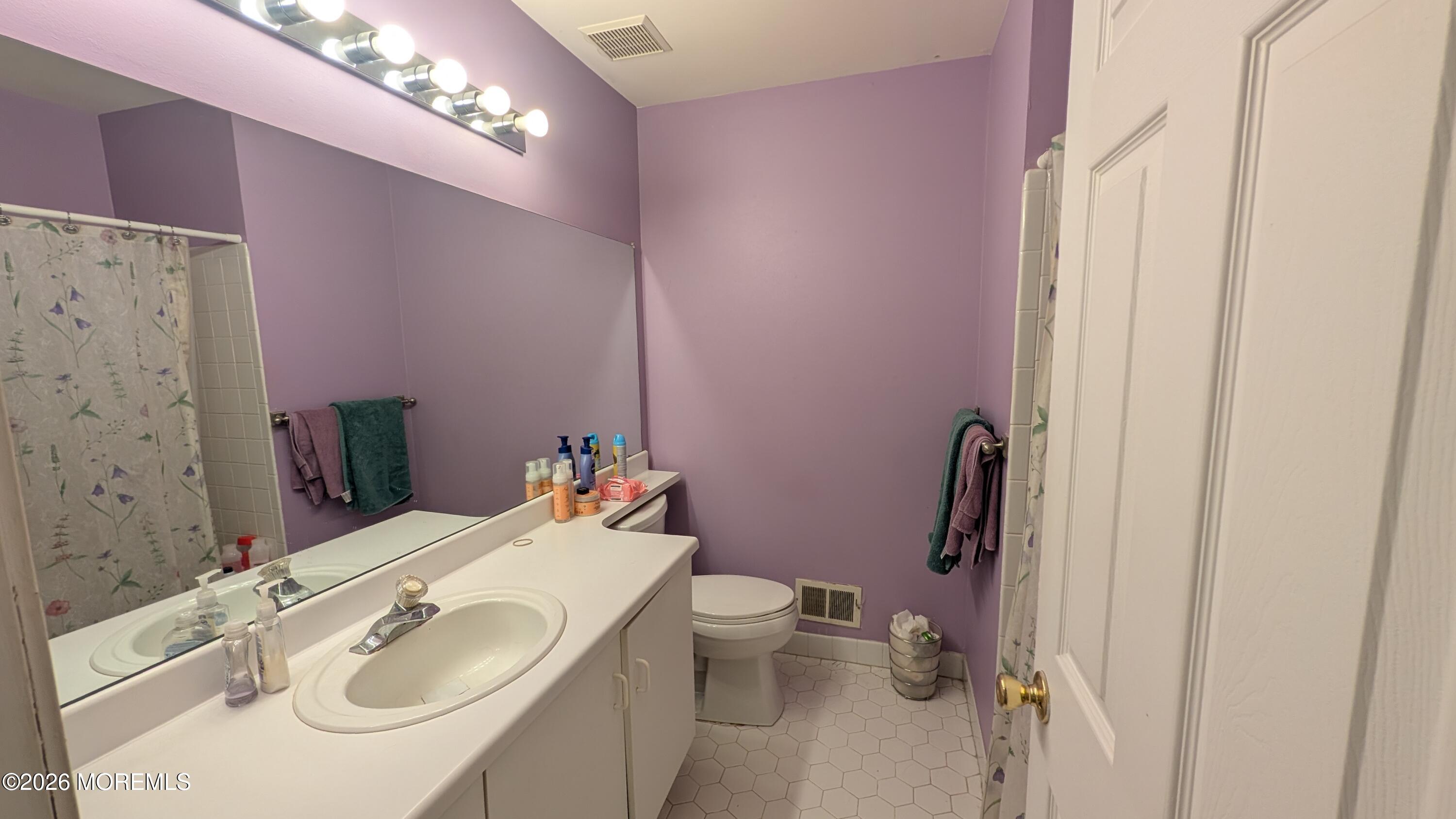 10 Beacon Court Holmdel NJ 07733