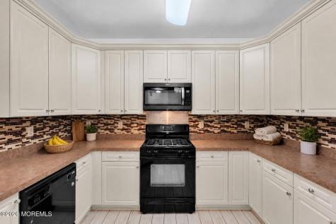 414 Sloan Court Matawan NJ 07747