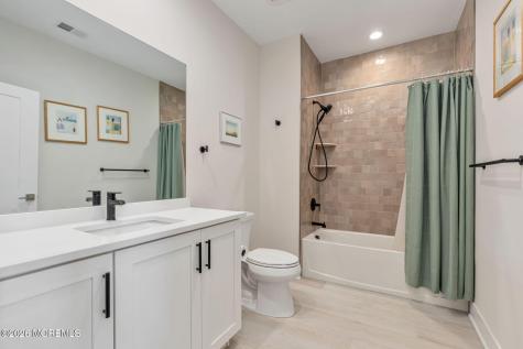 11 Valiant Court Middletown NJ 07748