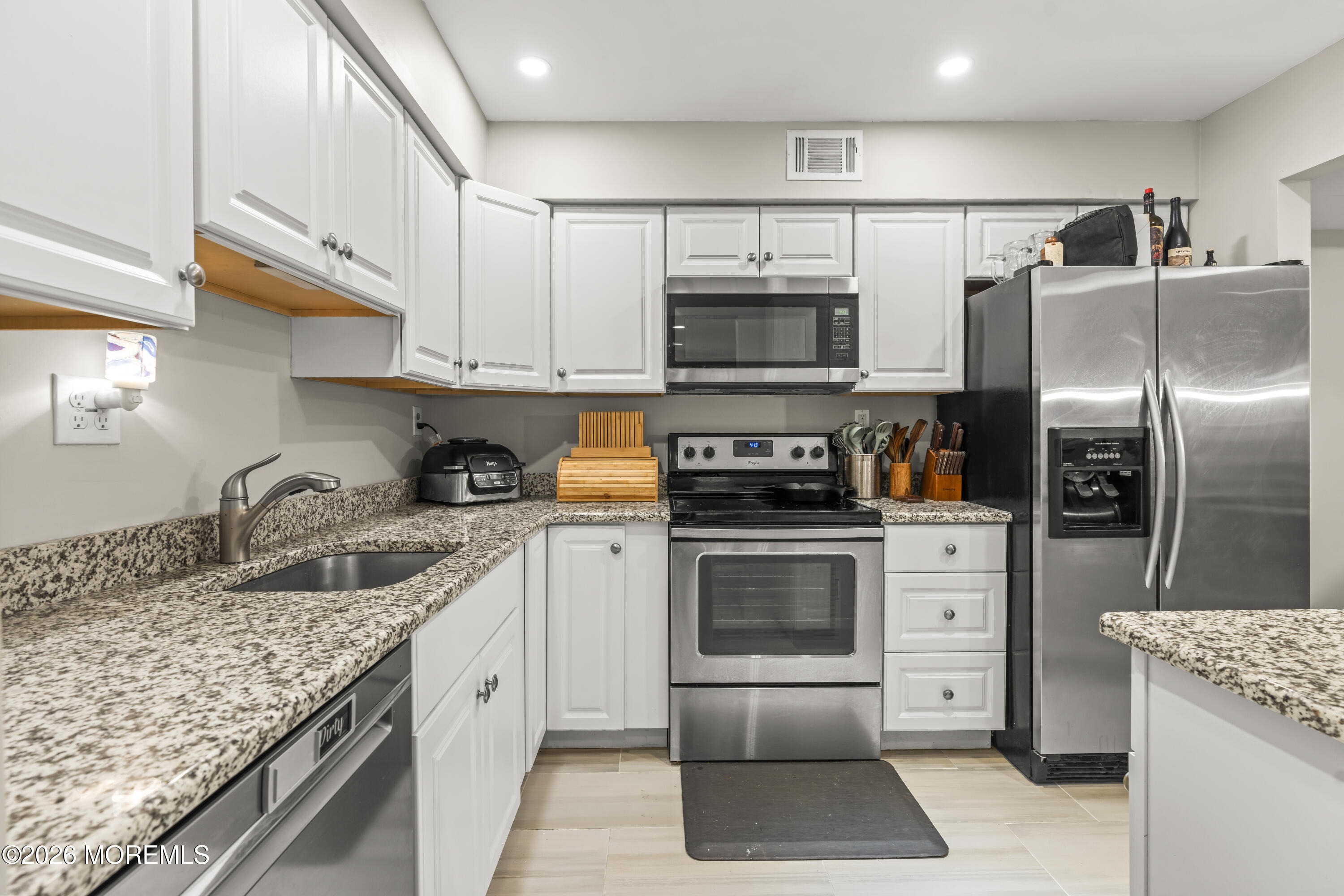 303 Wellington Place Aberdeen NJ 07747