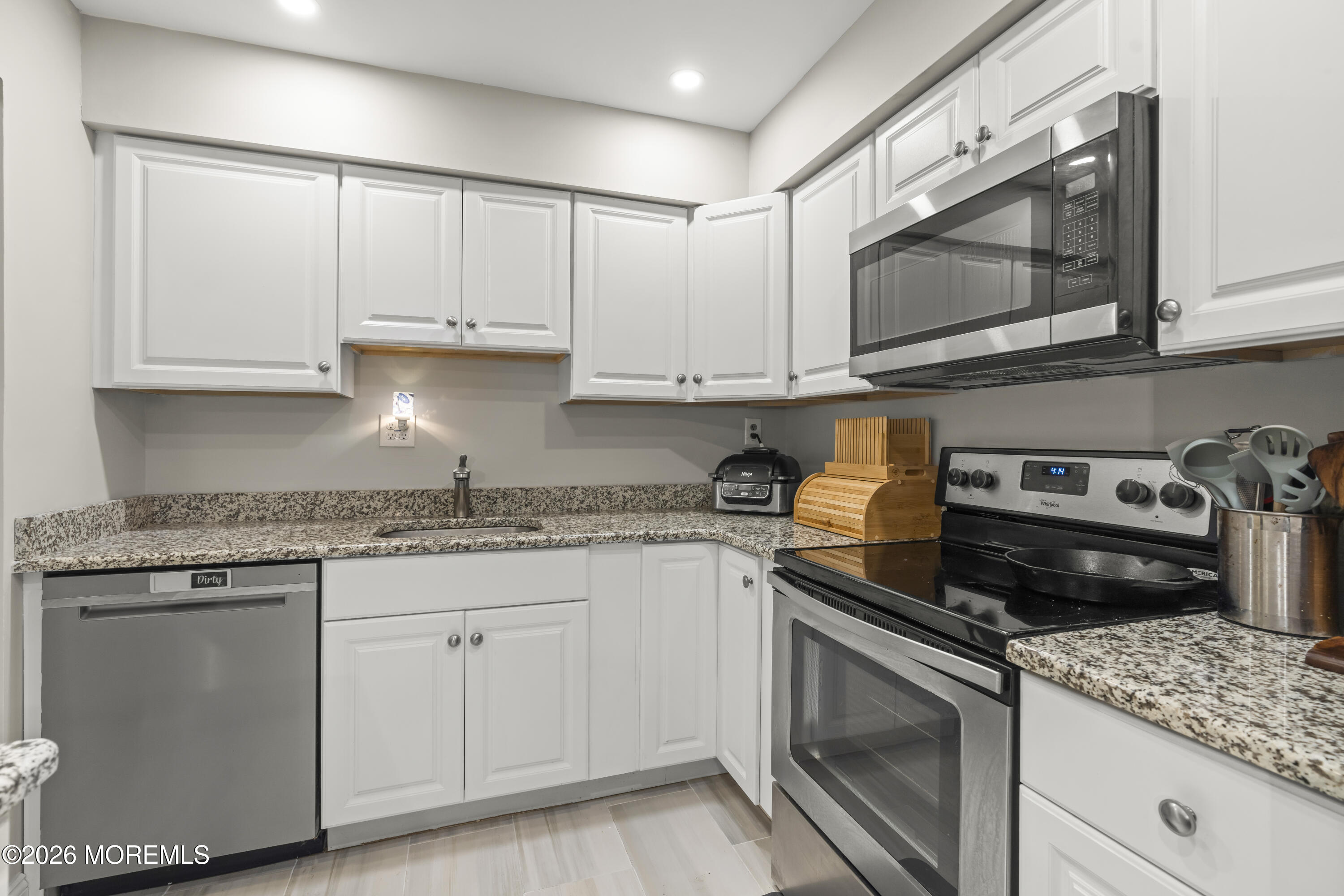 303 Wellington Place Aberdeen NJ 07747