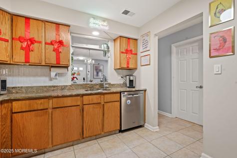 283 Gloucester Court Aberdeen NJ 07747