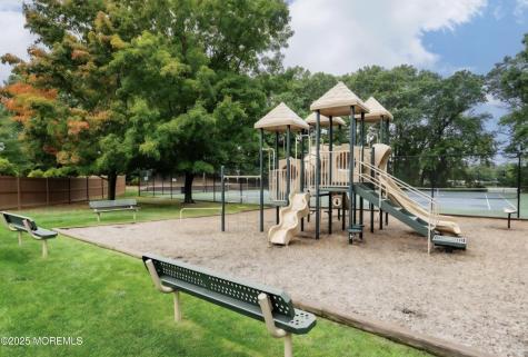283 Gloucester Court Aberdeen NJ 07747
