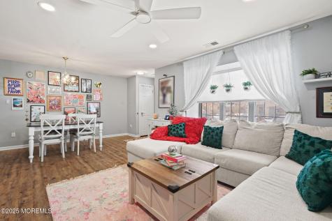 283 Gloucester Court Aberdeen NJ 07747