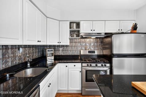 20 Karwatt Court Sayreville NJ 08872