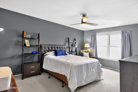 20 Karwatt Court Sayreville NJ 08872
