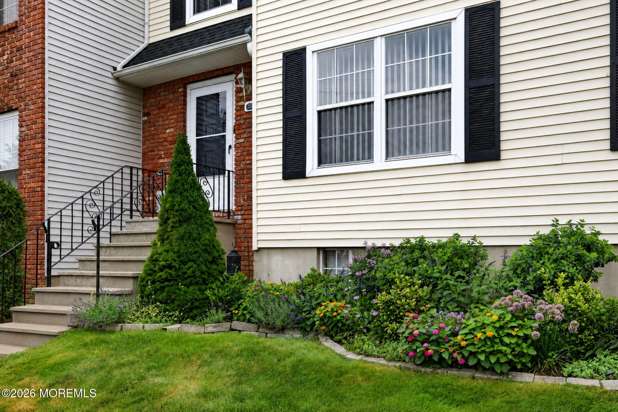 20 Karwatt Court Sayreville NJ 08872