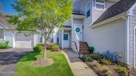 39 Poplar Place Freehold NJ 07728