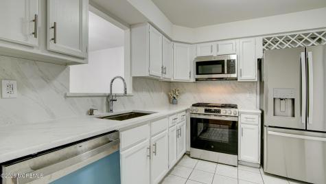 39 Poplar Place Freehold NJ 07728