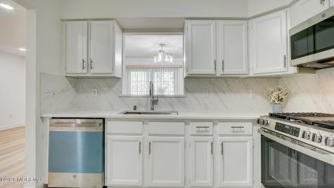 39 Poplar Place Freehold NJ 07728