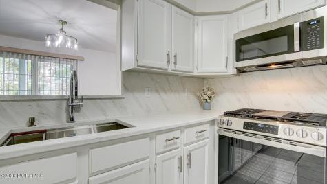 39 Poplar Place Freehold NJ 07728