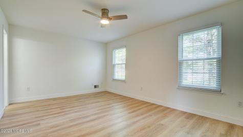39 Poplar Place Freehold NJ 07728