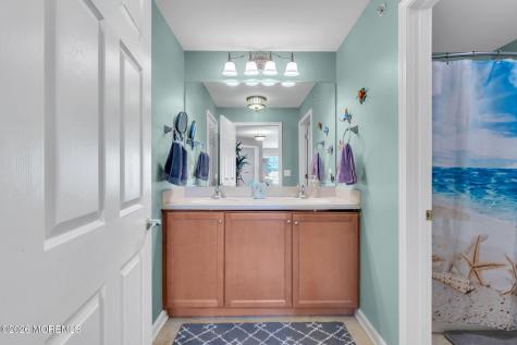 126 Melanie Way Manahawkin NJ 08050