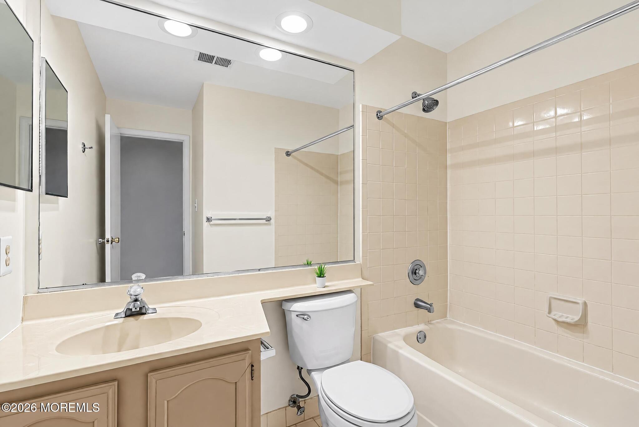 407 Hampton Court Manalapan NJ 07726