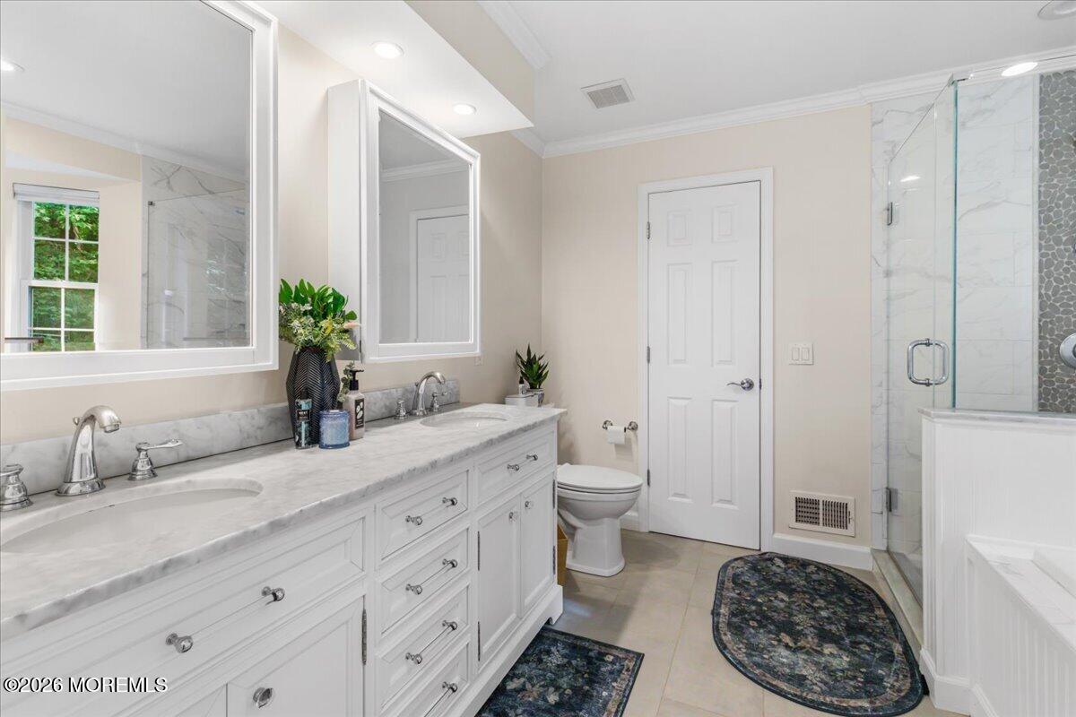 8 Waterville Road Manalapan NJ 07726