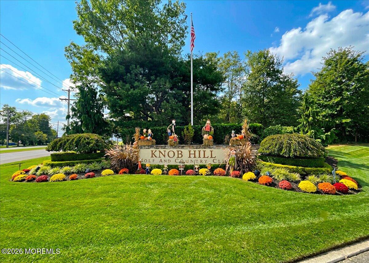 8 Waterville Road Manalapan NJ 07726