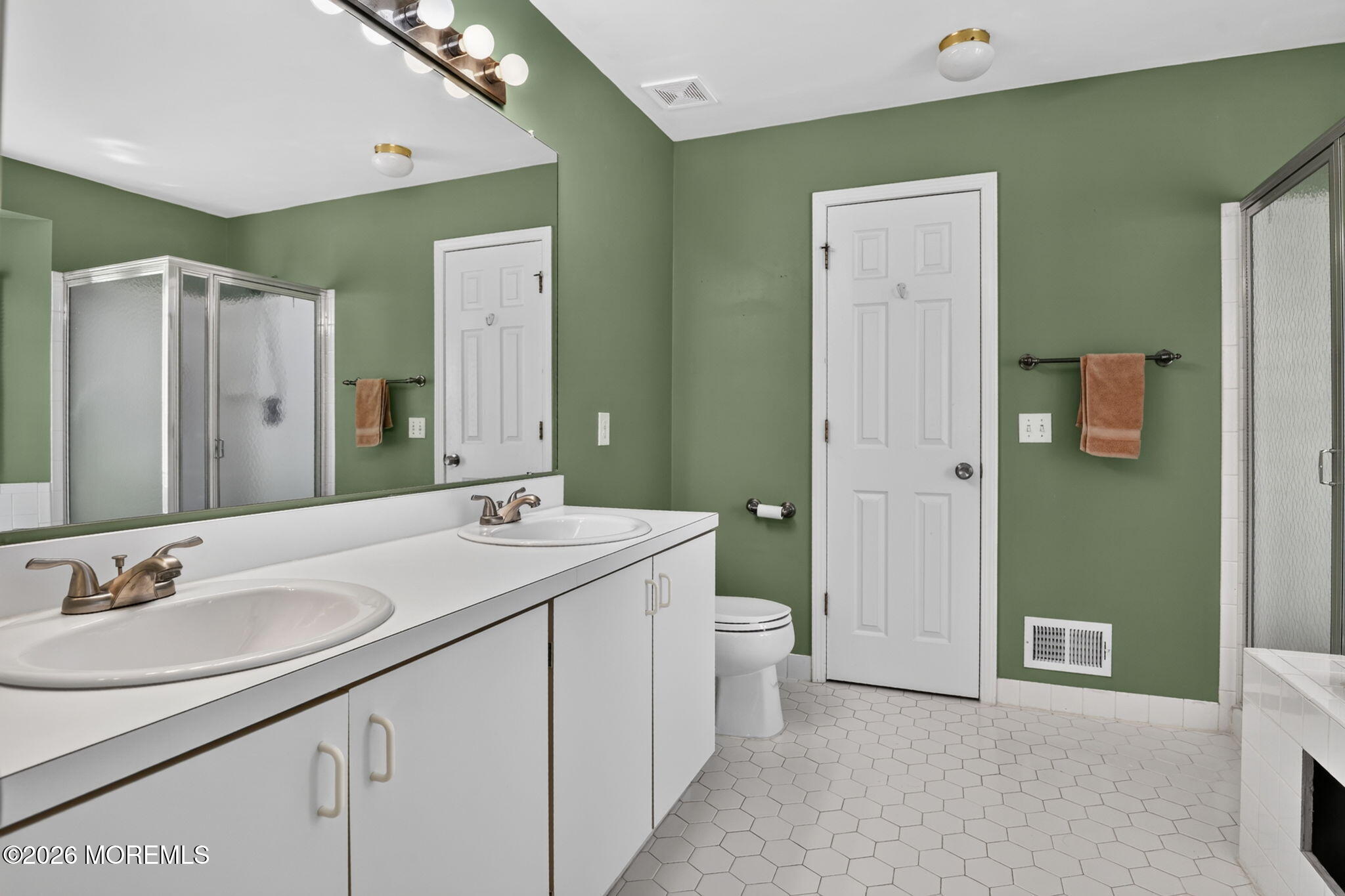 12 Berkshire Court Manalapan NJ 07726