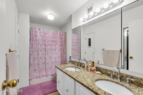 2508 Harmon Cove Tower Secaucus NJ 07094