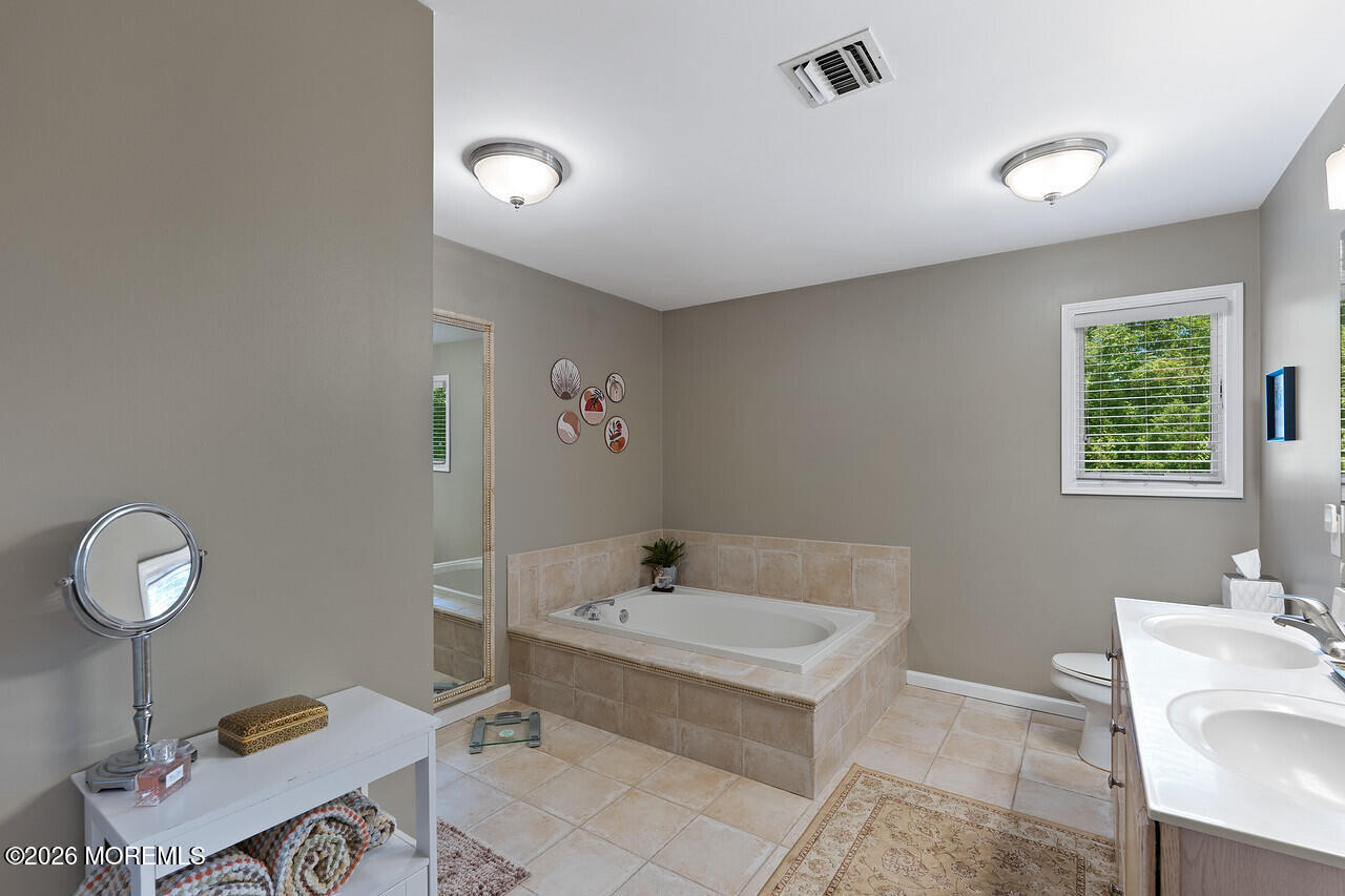 28 Hickory Lane Little Silver NJ 07739