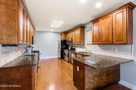 956 Madison Avenue Lakewood NJ 08701