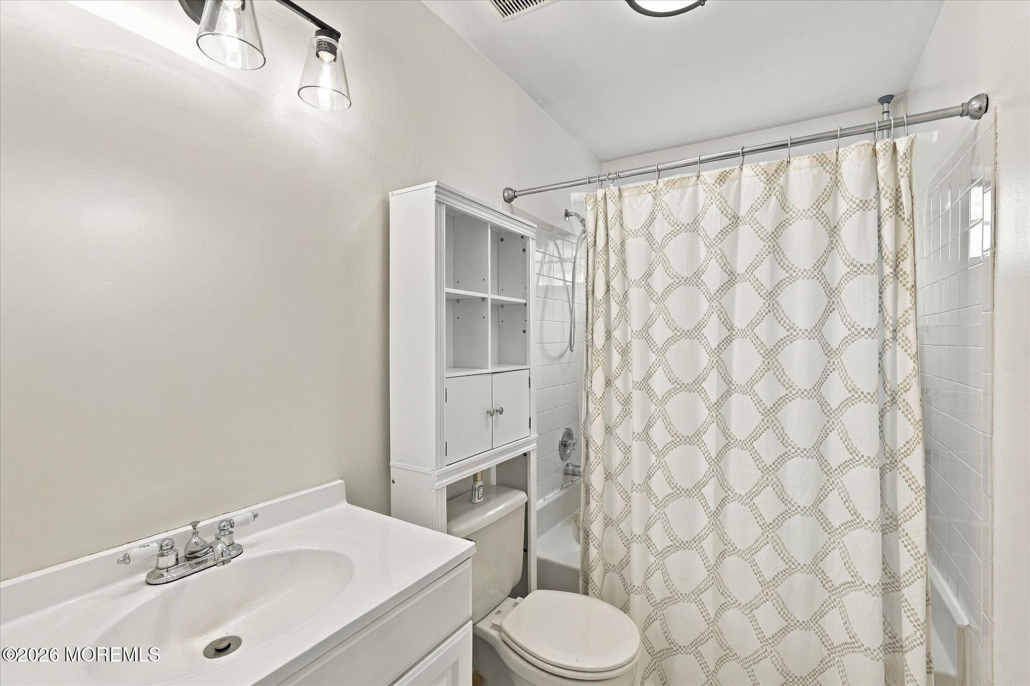 20 Gait Court Tinton Falls NJ 07753