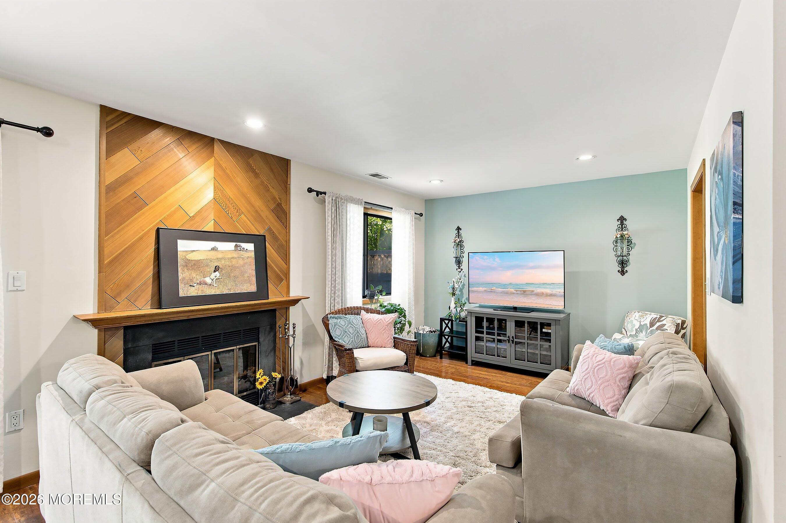 82 Wigwam Lane Tinton Falls NJ 07724